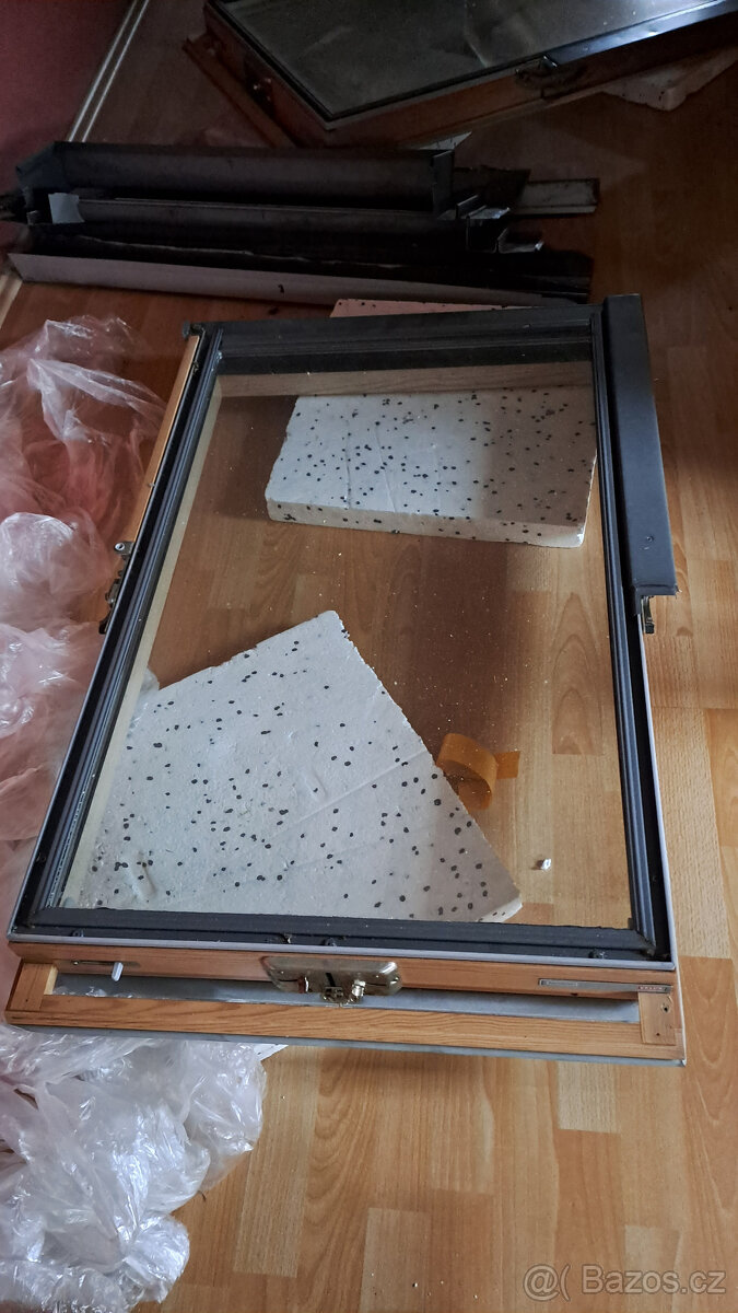 2 střešní okna VELUX - 5