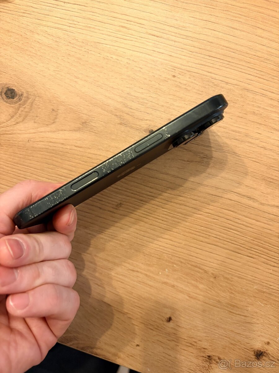 iPhone 16 PRO - 5