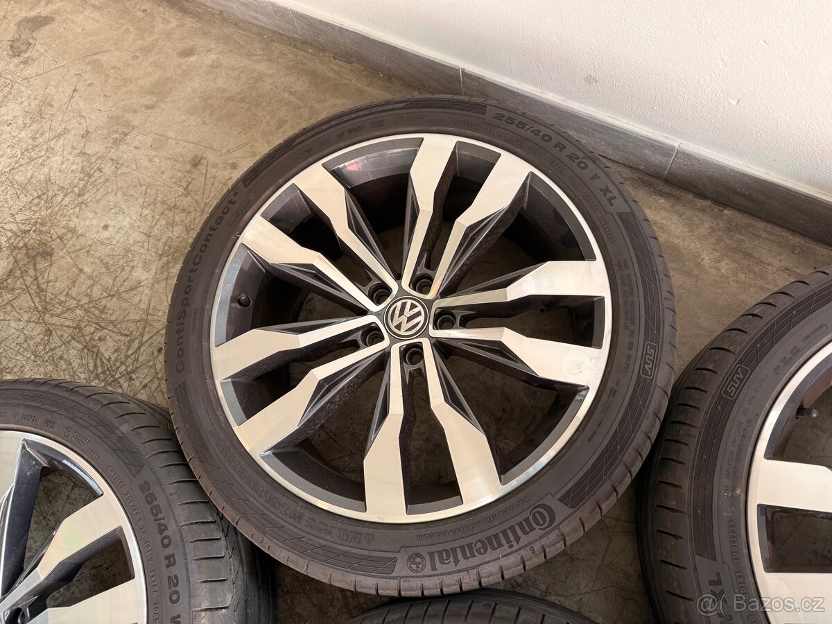 Kola VW Tiguan R Line. 20’. - 5