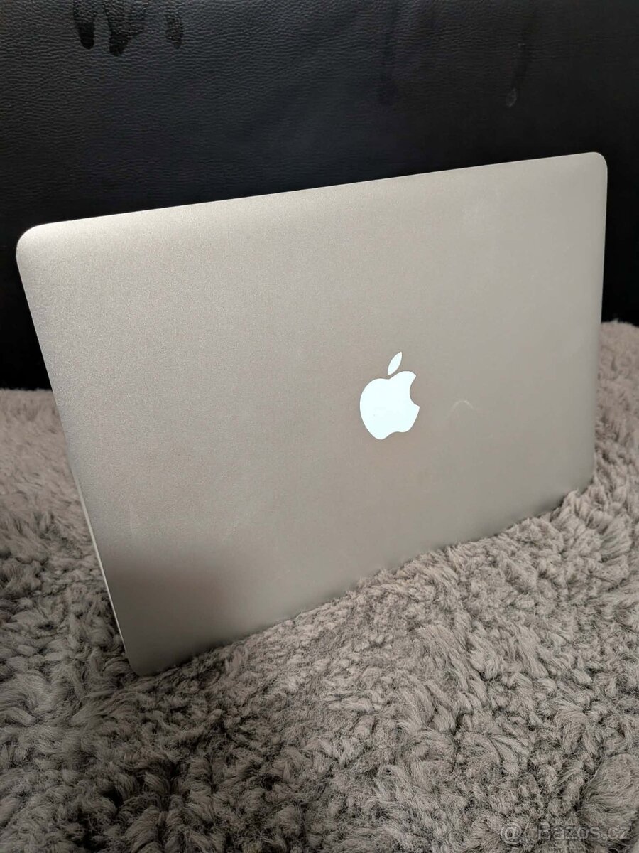 MacBook Air 2015 13” i5 8/128GB - 5