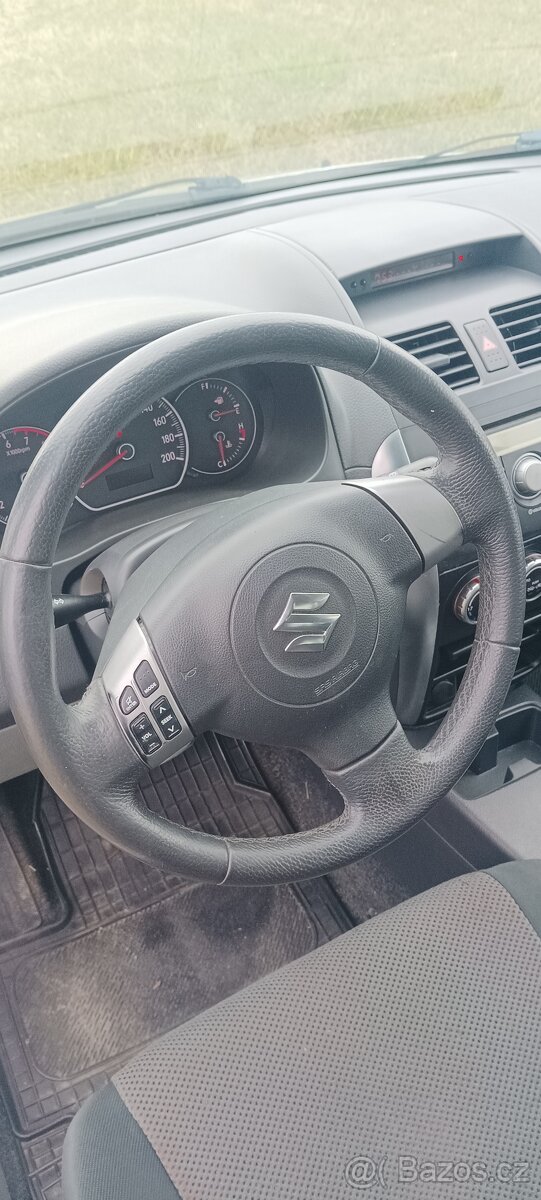 Suzuki SX4 - 5