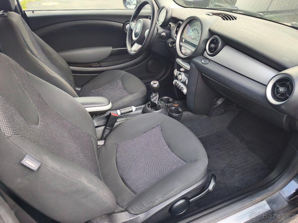 Míní Cooper 1.6i 88kW 1.Majitelka - 5
