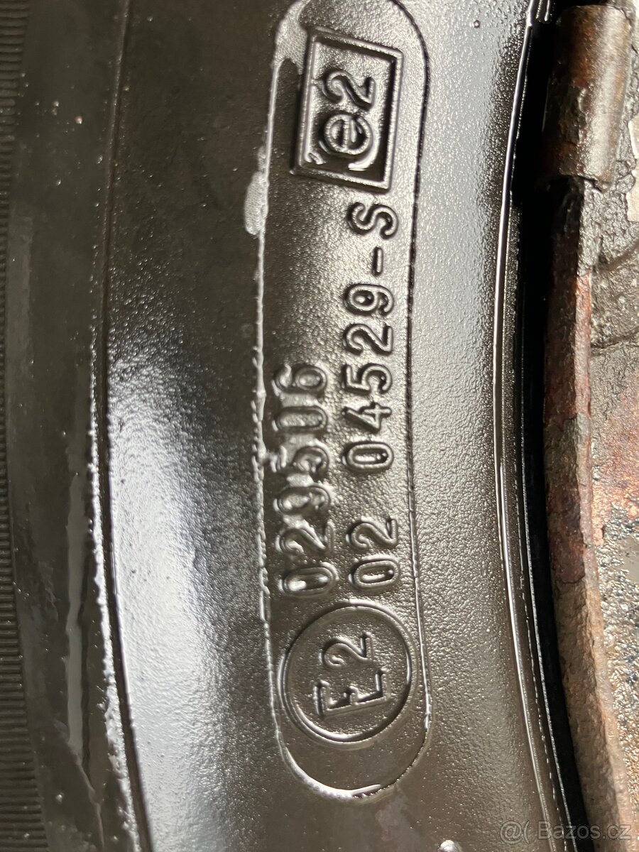 Zimní pneu včetně plecháčů - 5