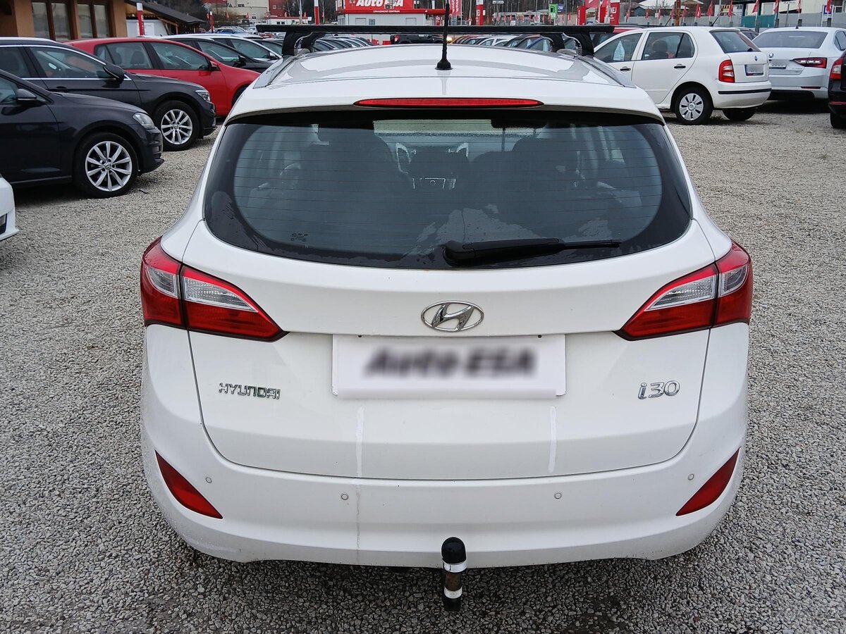 Hyundai I30 1.6 i , 88 kW benzín, 2012 - 5