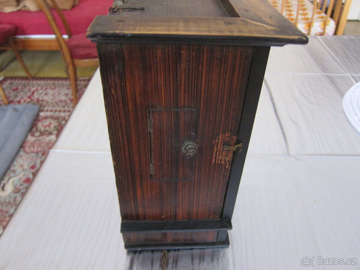 NÁSTĚNNÉ HODINY S PODMALBOU - 5