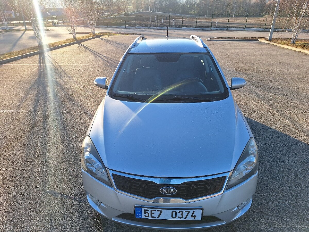 Kia ceed 1.6 CRDi Facelift MAX VÝBAVA - 5