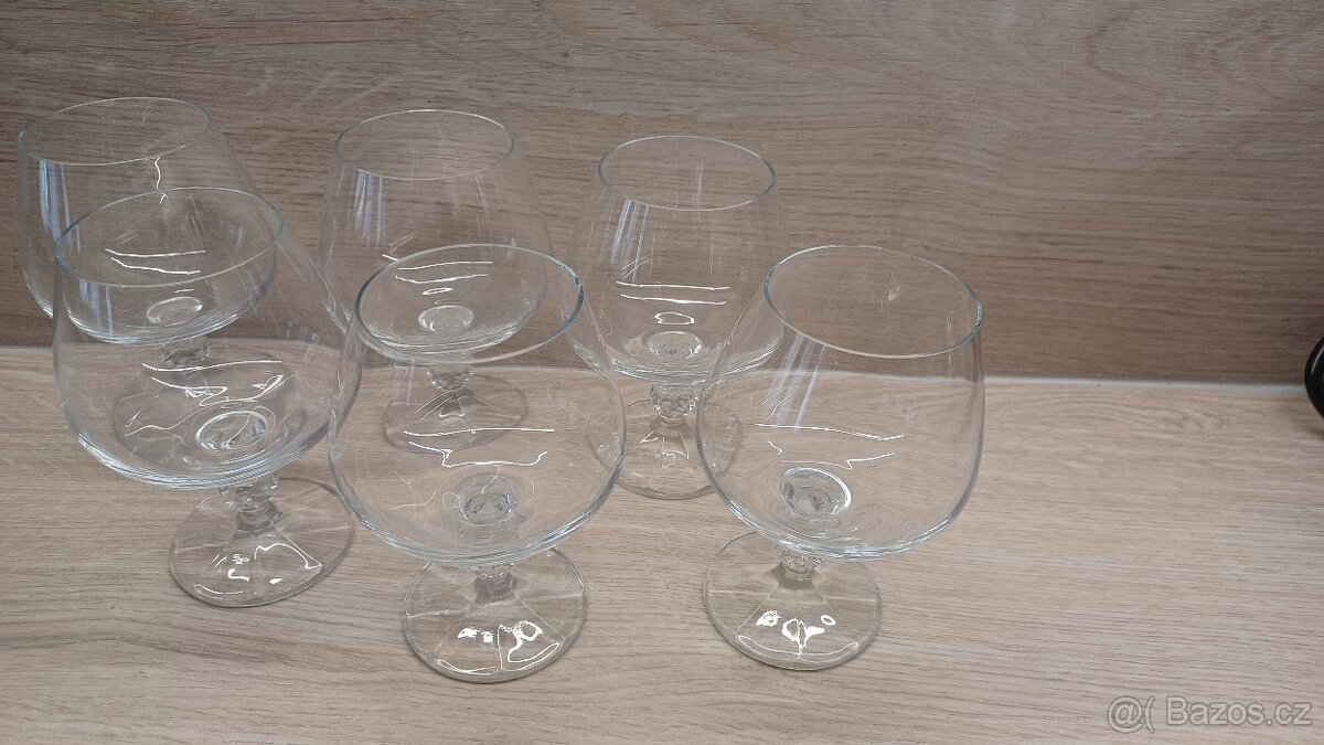 Sklo a porcelán - 5