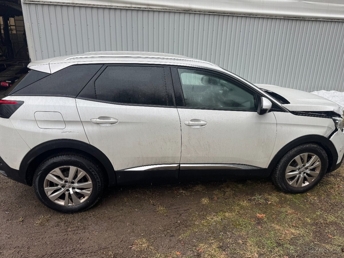 Peugeot 3008 1,2 ALLURE - 5