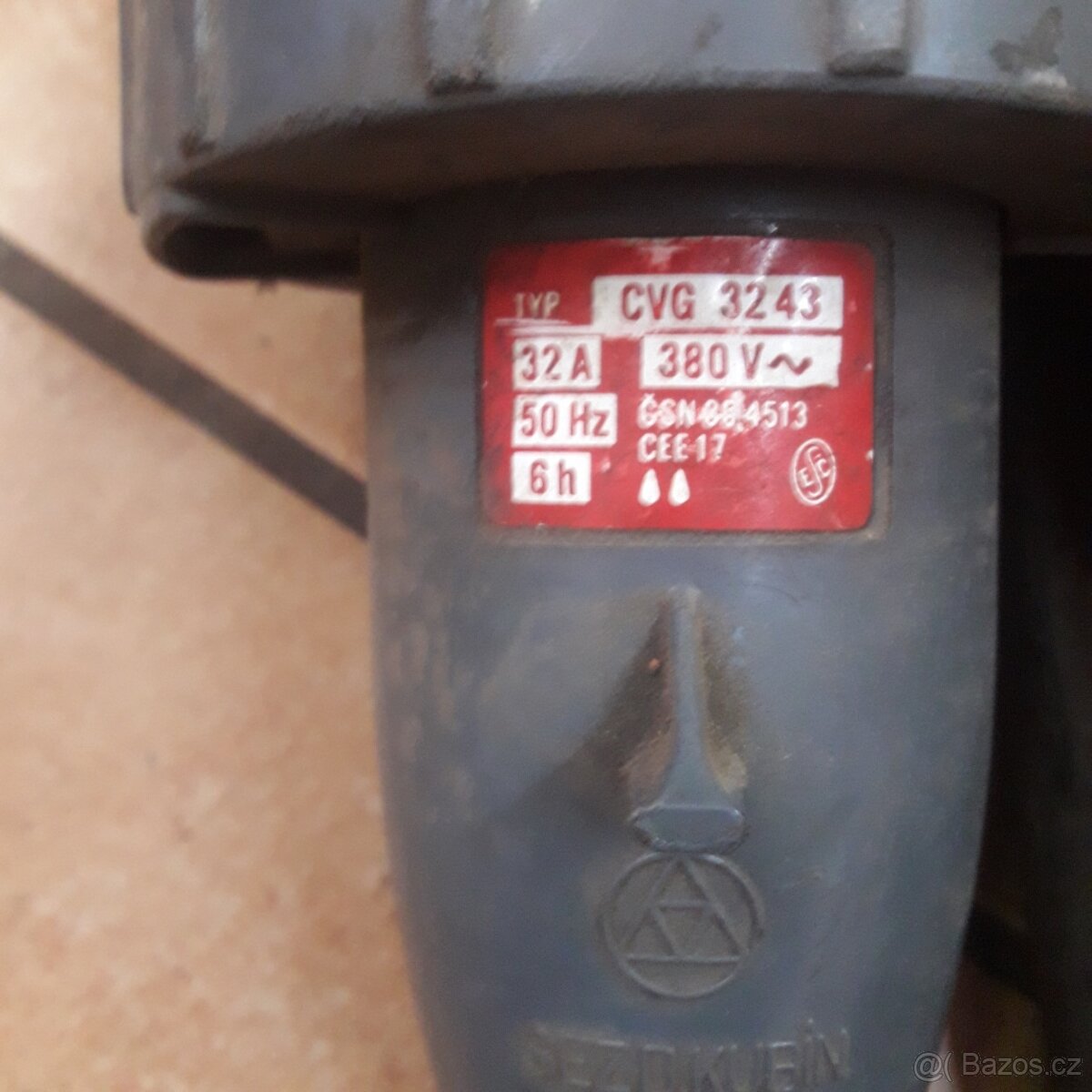 PRODLUŽOVACÍ KABEL 380V - 5