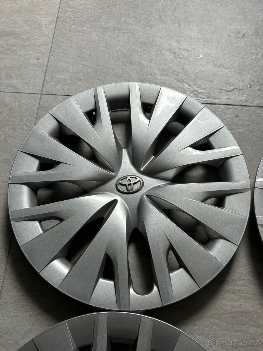 Poklice R15 Toyota Original - 5
