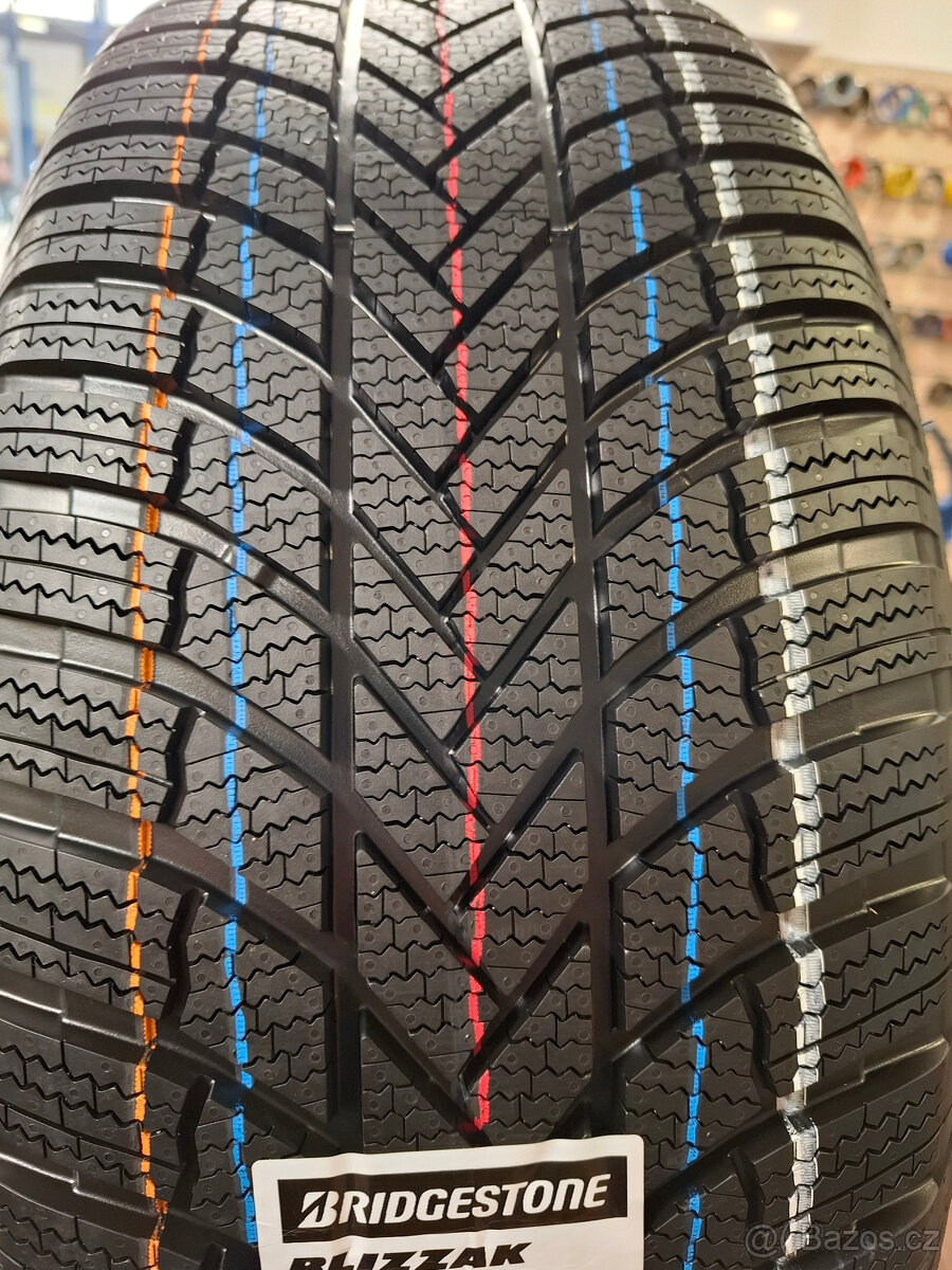 Nový zimní komplet Enyaq, Elroq 235/50+255/45 R20 Bridgeston - 5