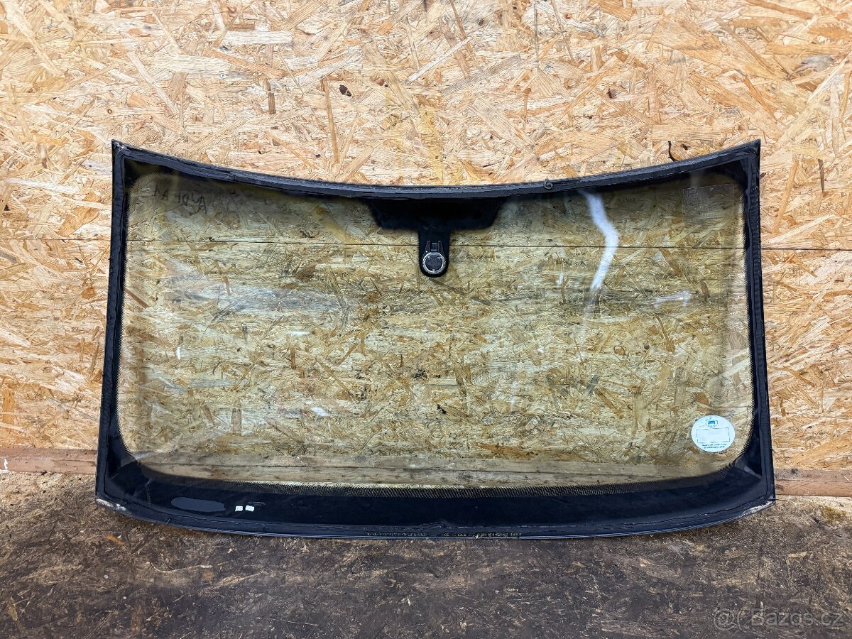 ČELNÍ OKNO AUDI A1 2012 - 5