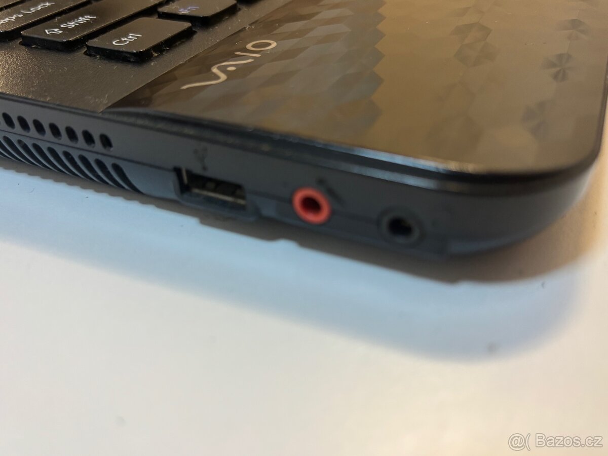 Sony VAIO 15,6” ✅ i3 / 8 GB RAM / 500 GB HDD / Windows 10 - 5