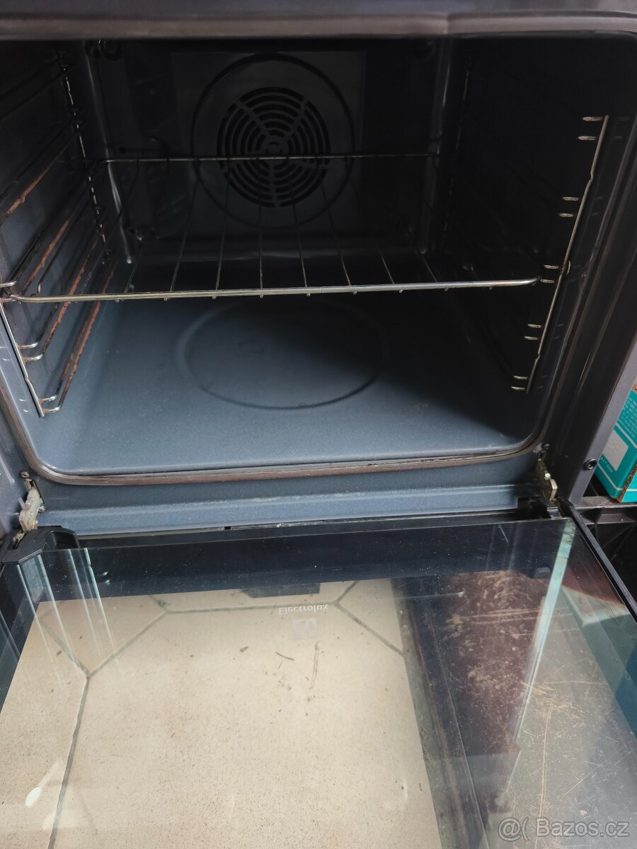 Trouba Electrolux EOB3400DO, horkovzduch, hezký stav, záruka - 5