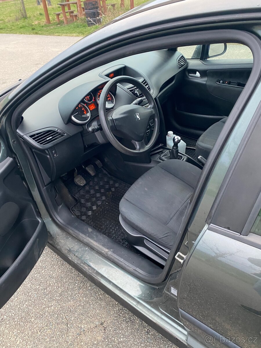 Peugeot 207 - 5