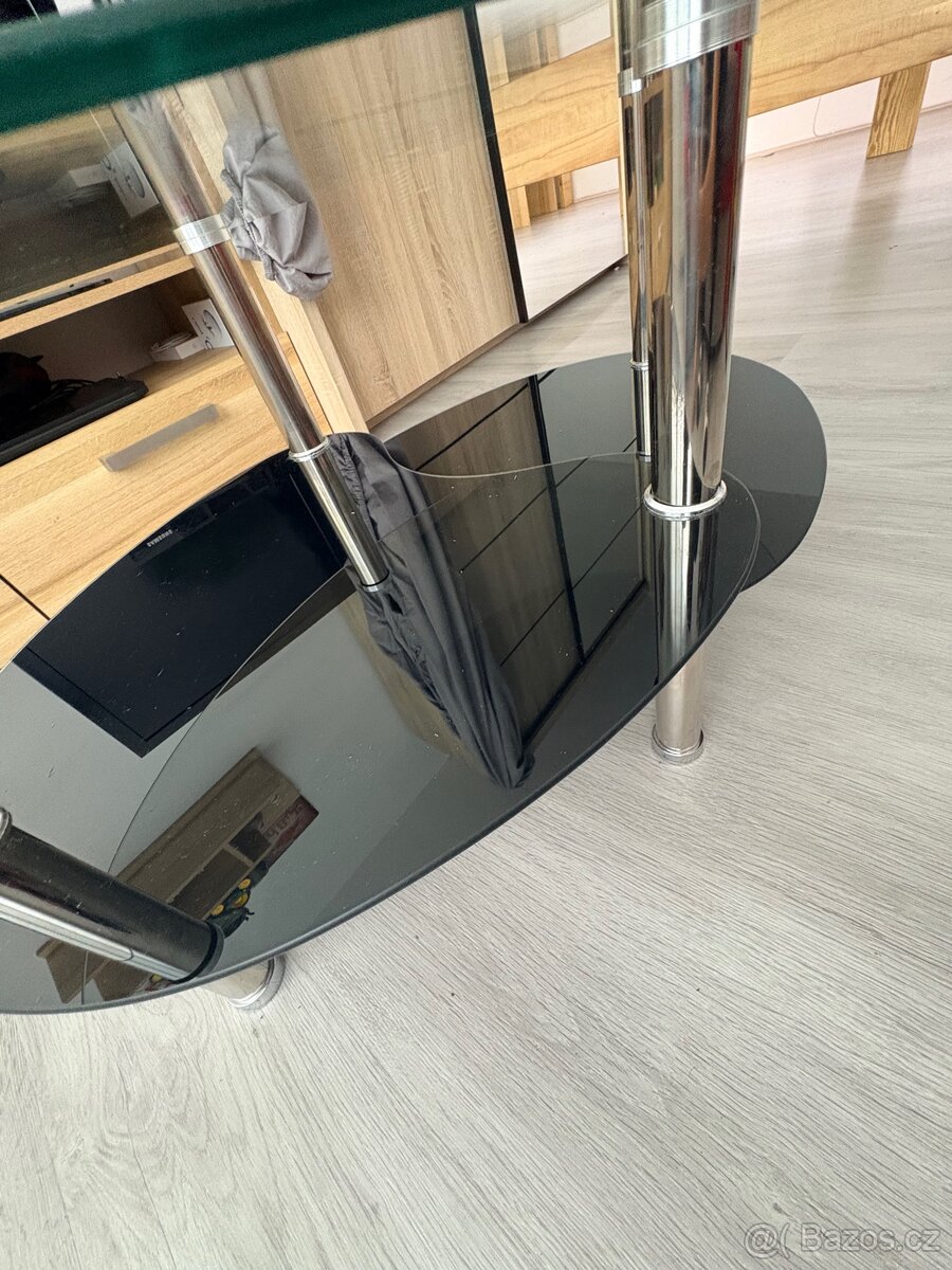 Skleněný stůl do obýváku - 5