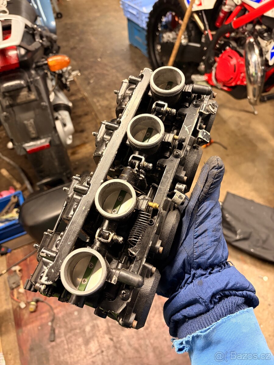 Kawasaki Gpz 900 - 5