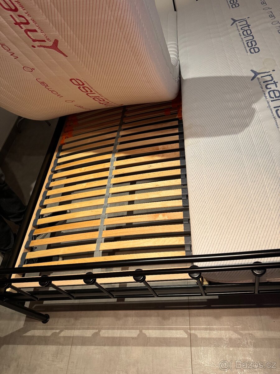 Postel kov včetně roštů, matrace 220d x 180š - 5