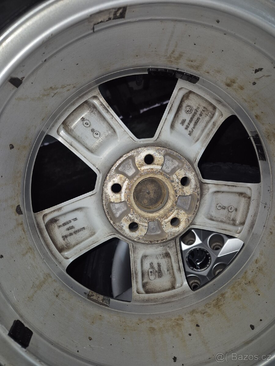 Sada alu kola octavia 3 205/55r16 nové - 5