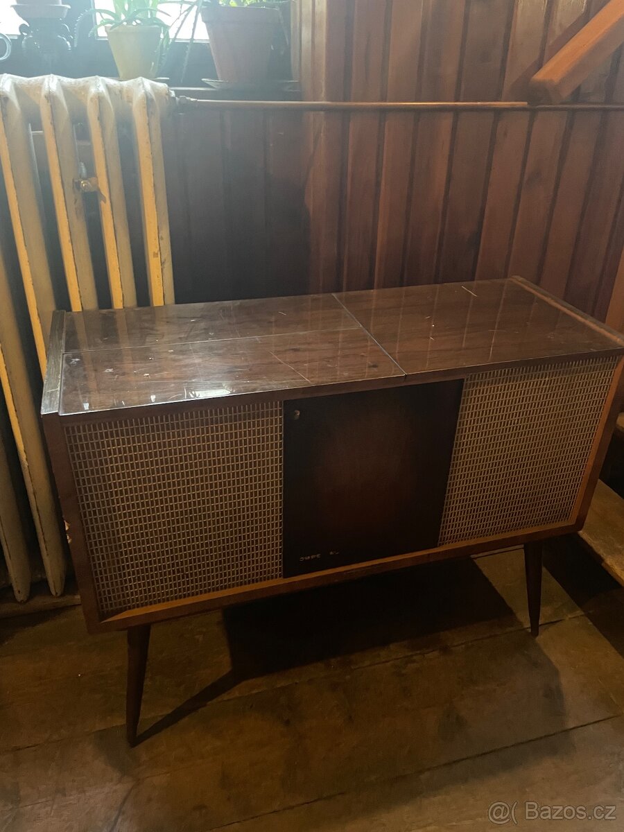 Gramofonová skříň halabala - 5