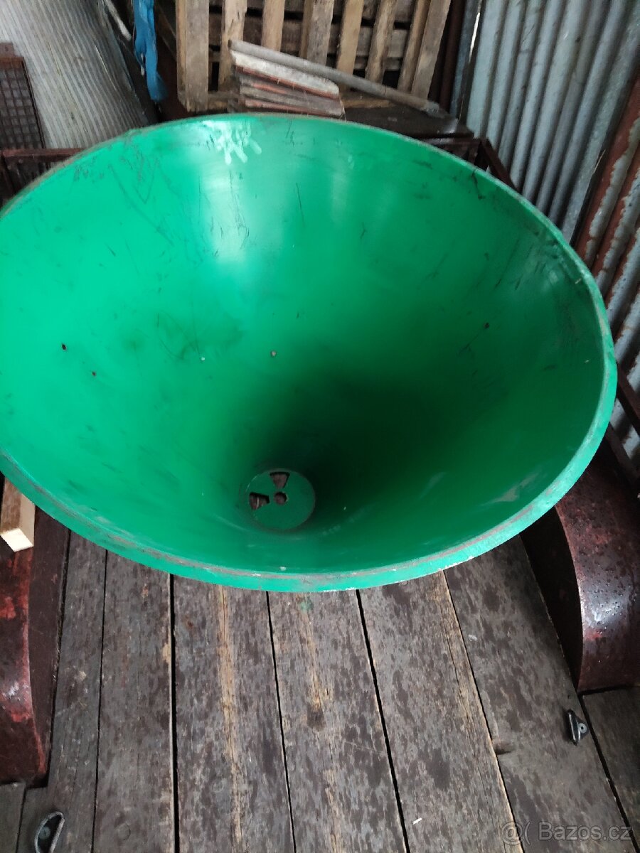 Násypka rozmetadla - 5