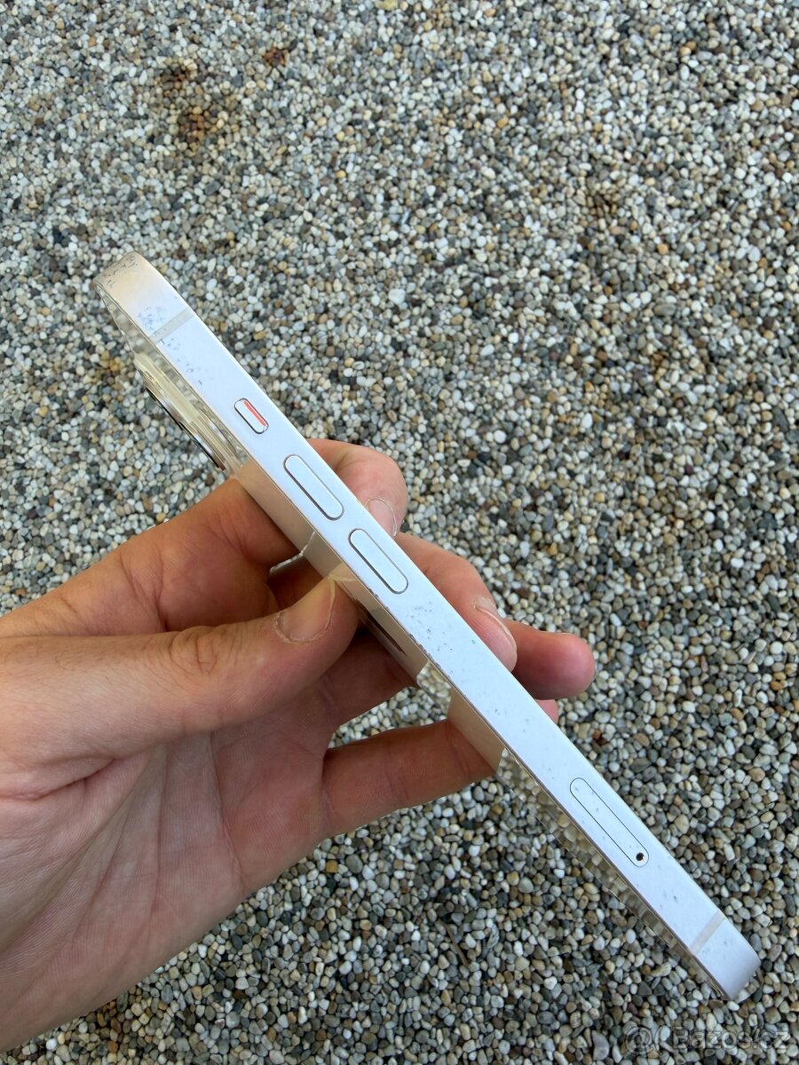 IPhone 13 - baterie 100% - 5