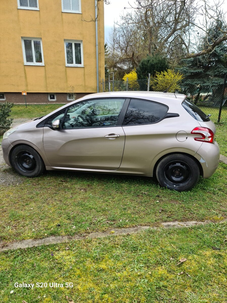 prodej auta Peugeot 208 - 5