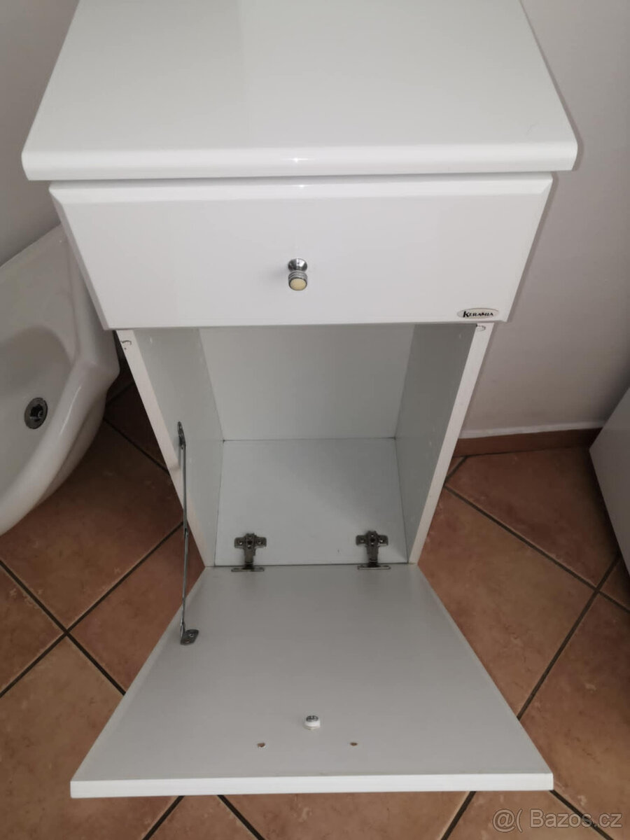 Koupelnový nábytek s umyvadlem - 5