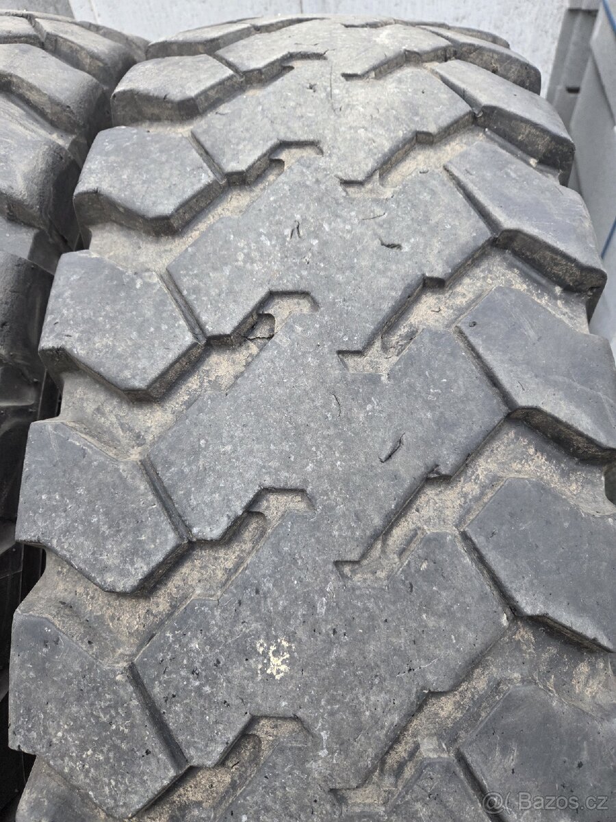 14.00 R20 Continental HCS 166/160 G