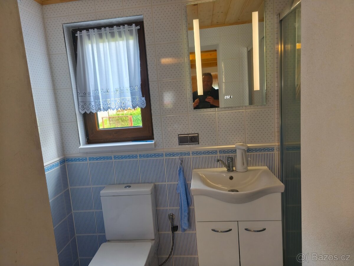 Prodám chatu na Rudolfově cca 3 km od Č.b - 5