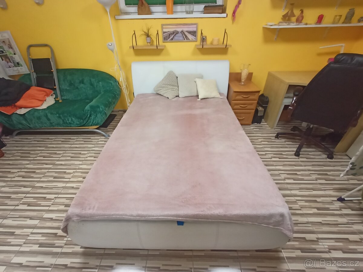 Kvalitní polohovací postel s úložným prostorem - 5