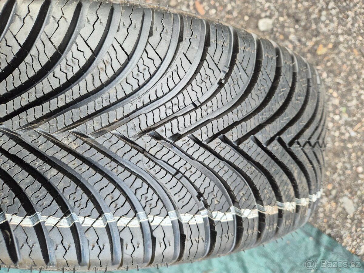 Nová zimní kola r17 Volkswagen Golf Michelin - 5