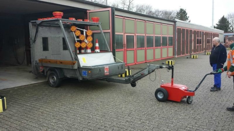 Ručně vedený tahač přívěsů do 5 tun - 5