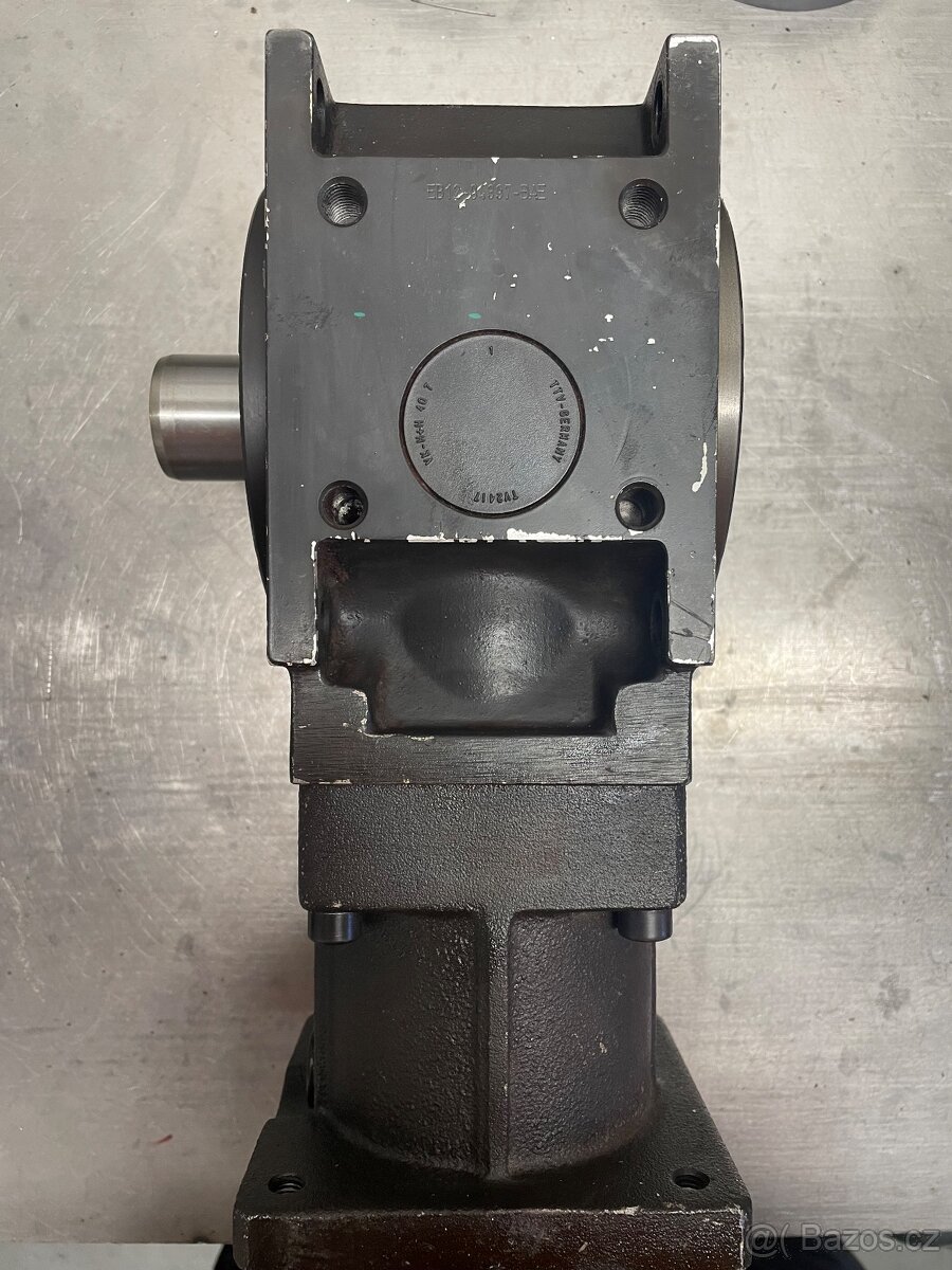 úhlová převodovka 8:1 - 5