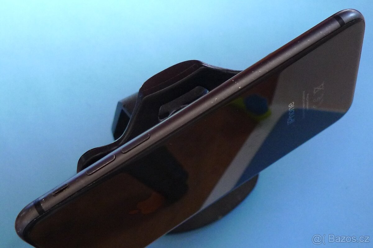 Apple iPhone 8 64GB Baterie 100% - 5