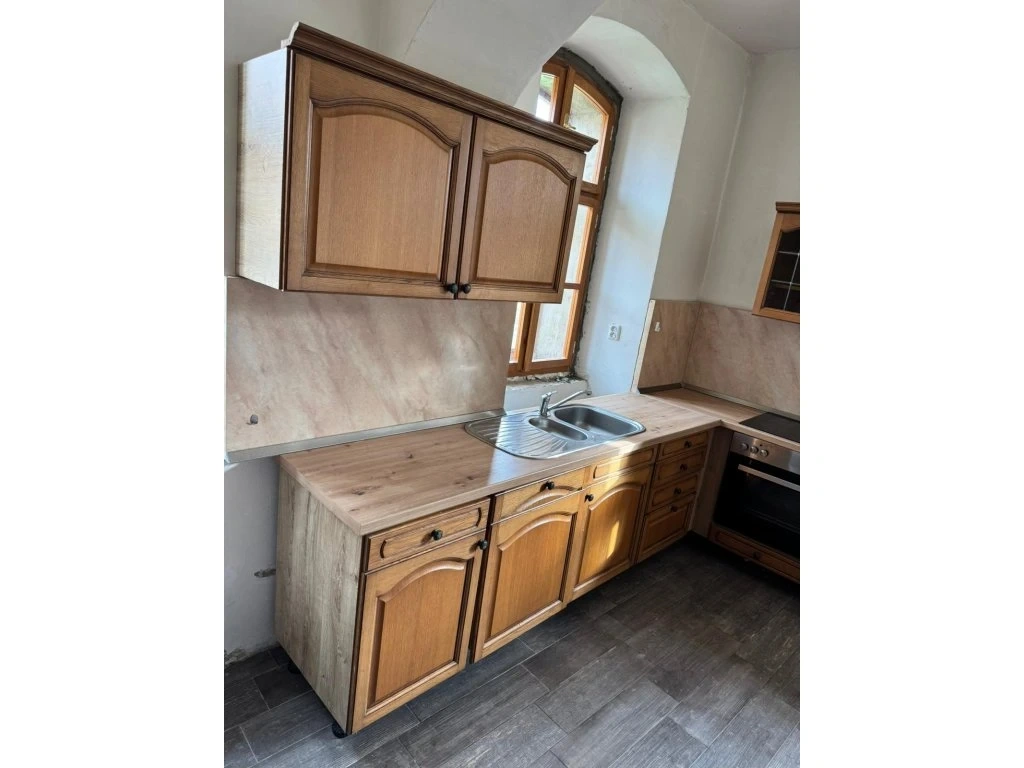 Krásná venkovská dubová kuchyně se spotřebiči,5447 - 5