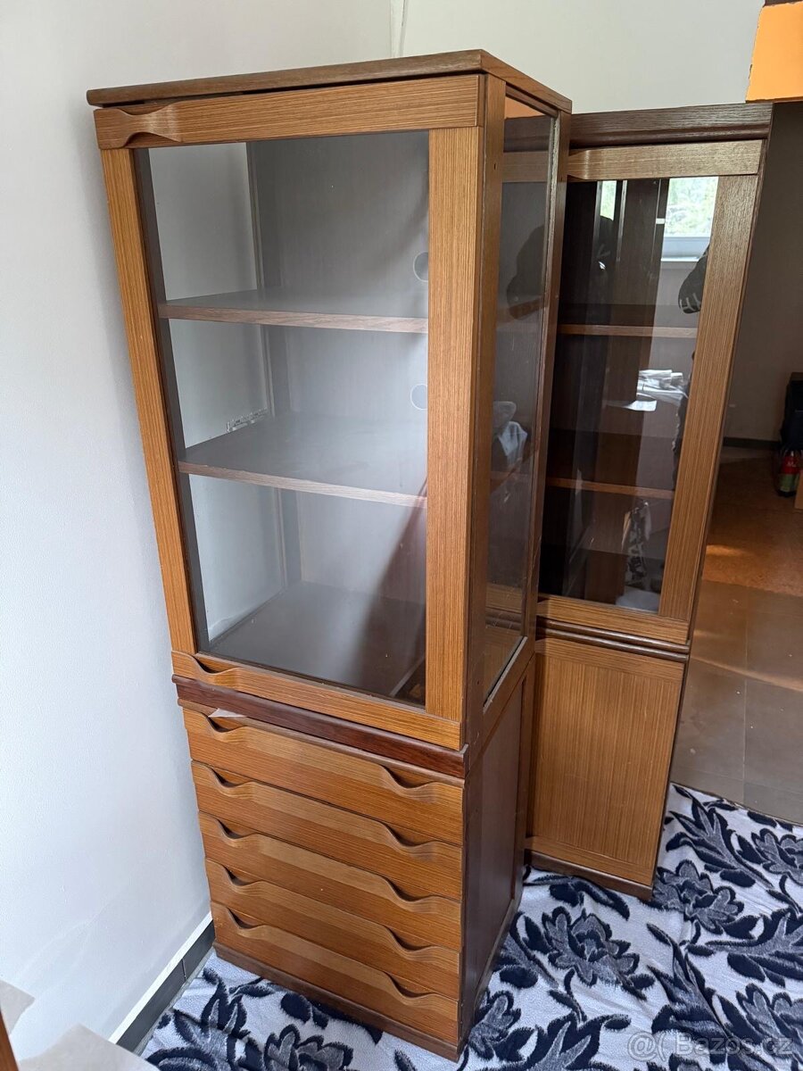 Prodám 4 sektorové skříňky - 5