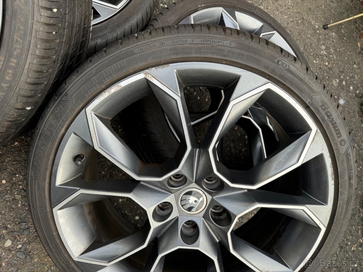 Sada ALU kol Škoda Octavia RS - XTREME R19" s letními pneu - 5