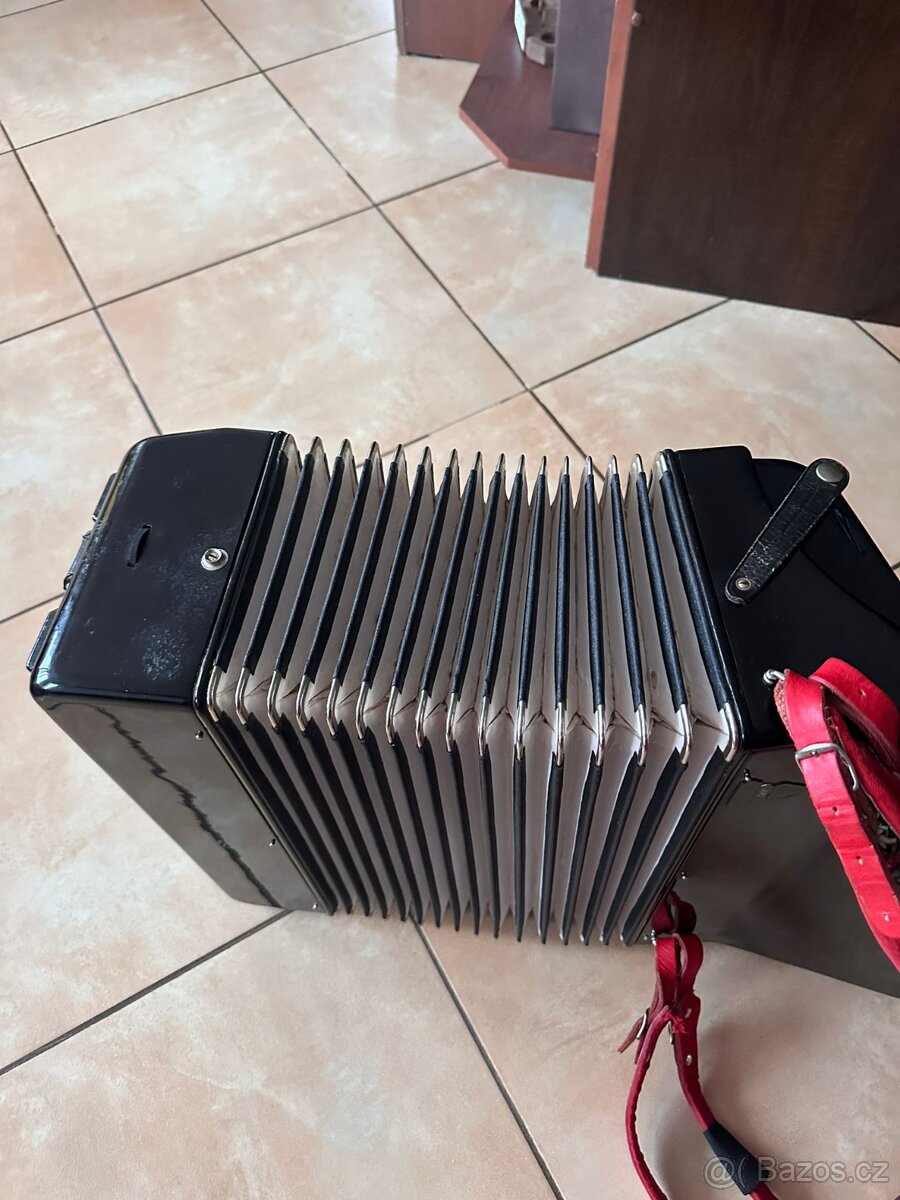 Prodám Akordeon CONTINENT - 5