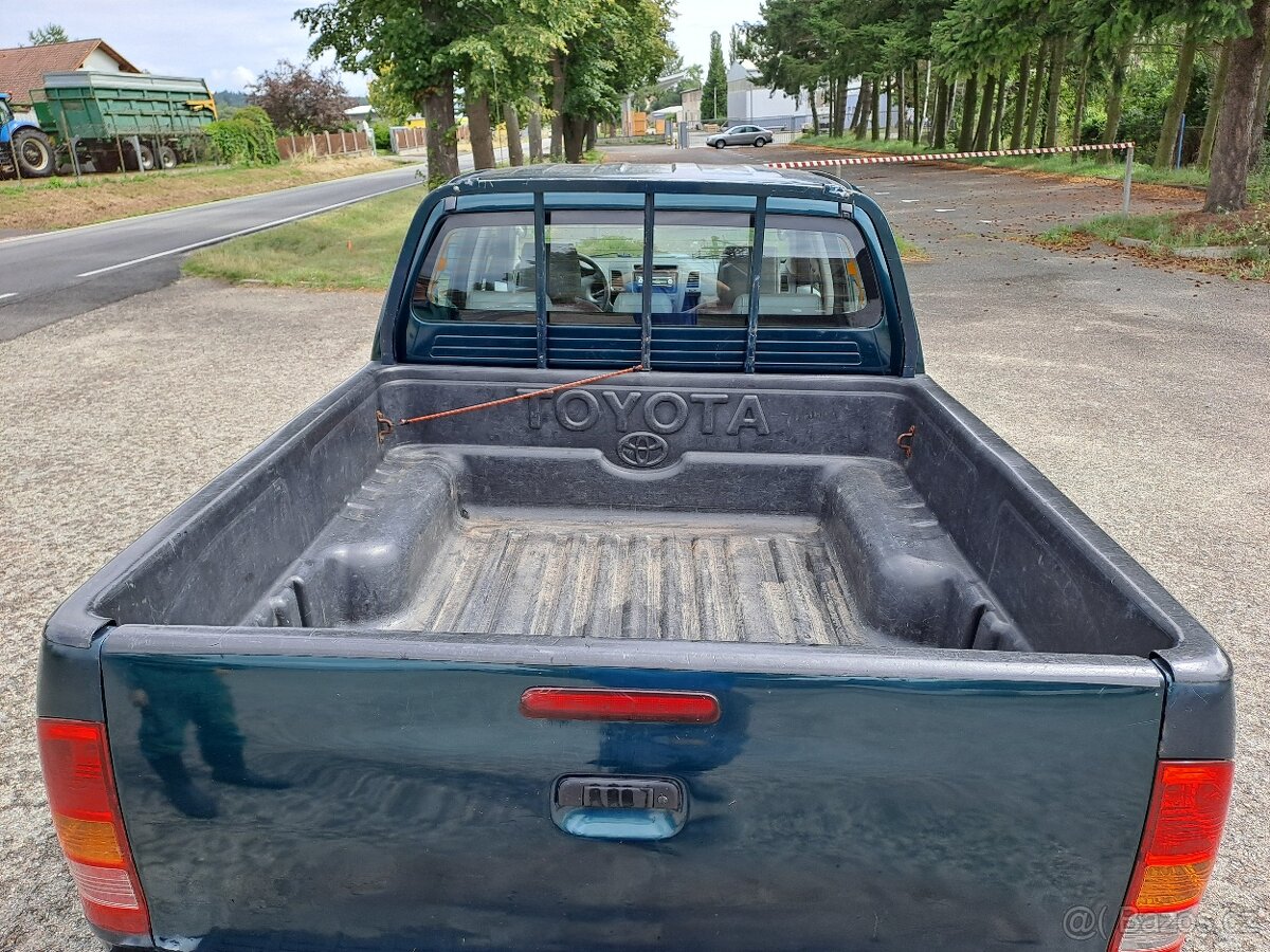 Toyota HILUX 2,5 88 kW - 5