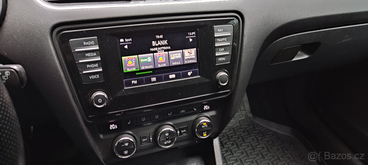 Také na splát.ky Škoda Octavia combi III RS 2.0TSI 162kW - 5