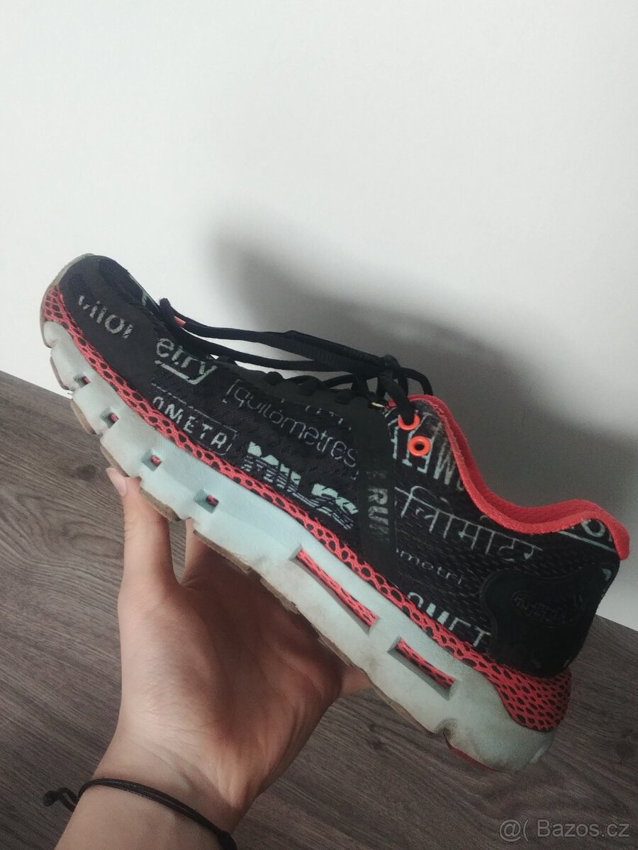 Under Armour W HOVR INFINITE 2 - Běžecké boty na Bluetooth - 5