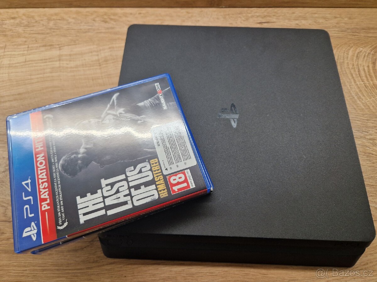 Ps4 slim + 2 ovladače + 2 hry - 5