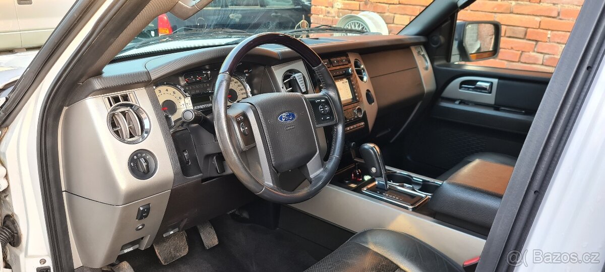 Ford Expedition Limited 2011 5,4 V8, 140t.km, LPG