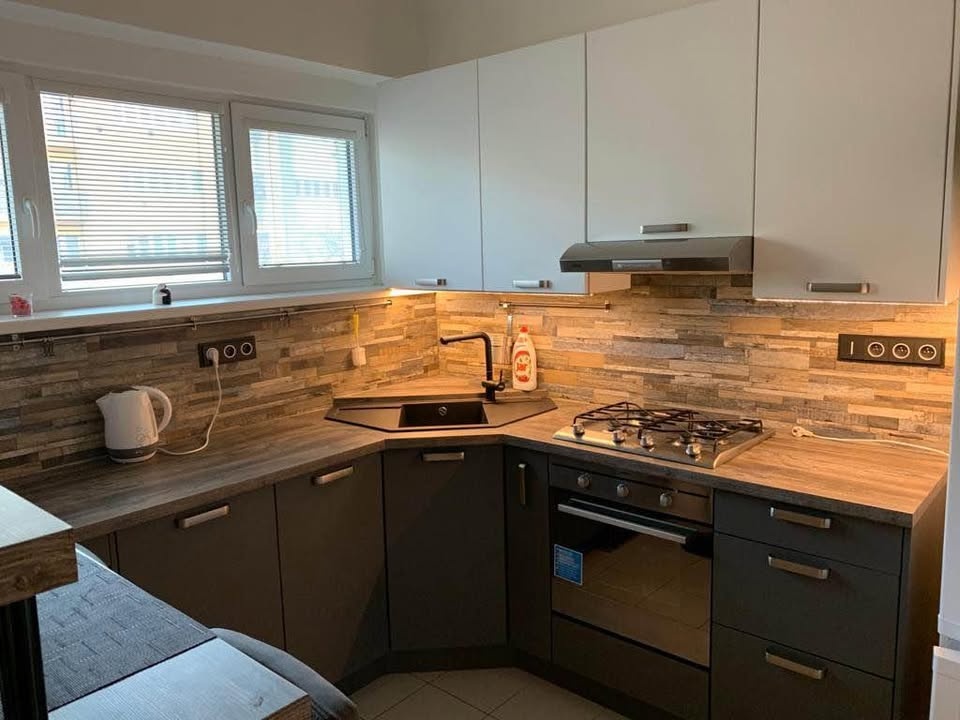 Pronájem bytu 1+1 45 m² Osadní, Praha - Holešovice - 5