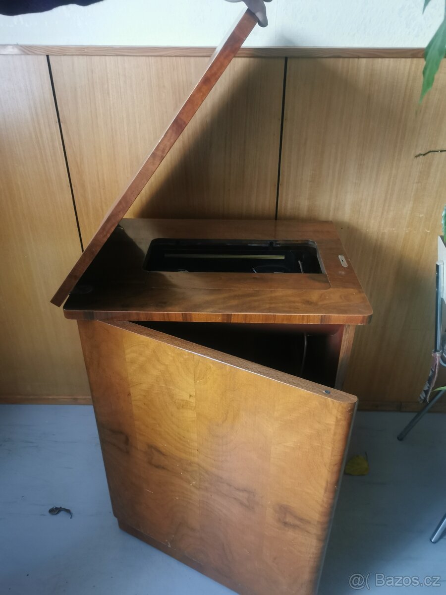 Šicí stroj Lada - 5