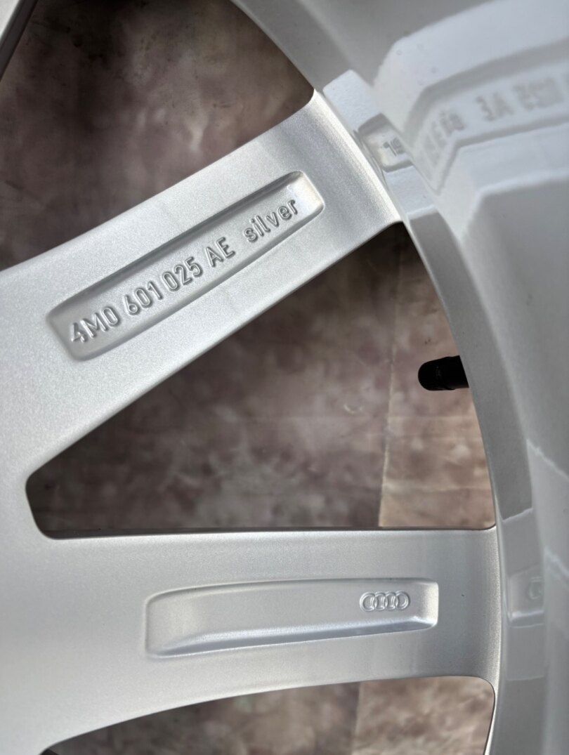 Zimní top sada Audi Q7 285/45R20 112V - 5