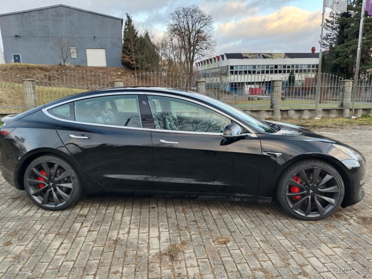 Tesla Model 3 PERFORMANCE Dual Motor - odp. DPH - 5