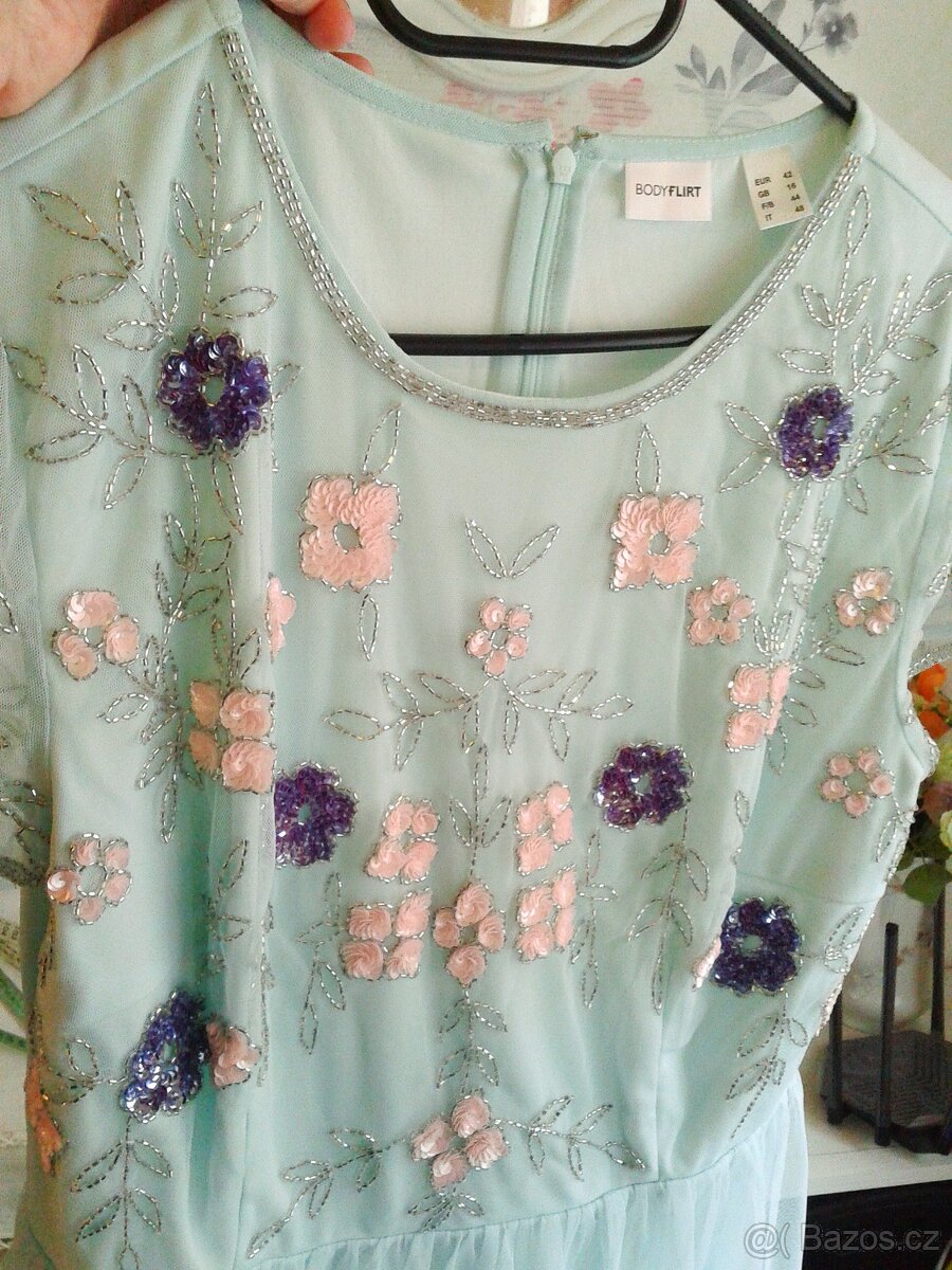 Elegantní společenské šaty 42 - 5