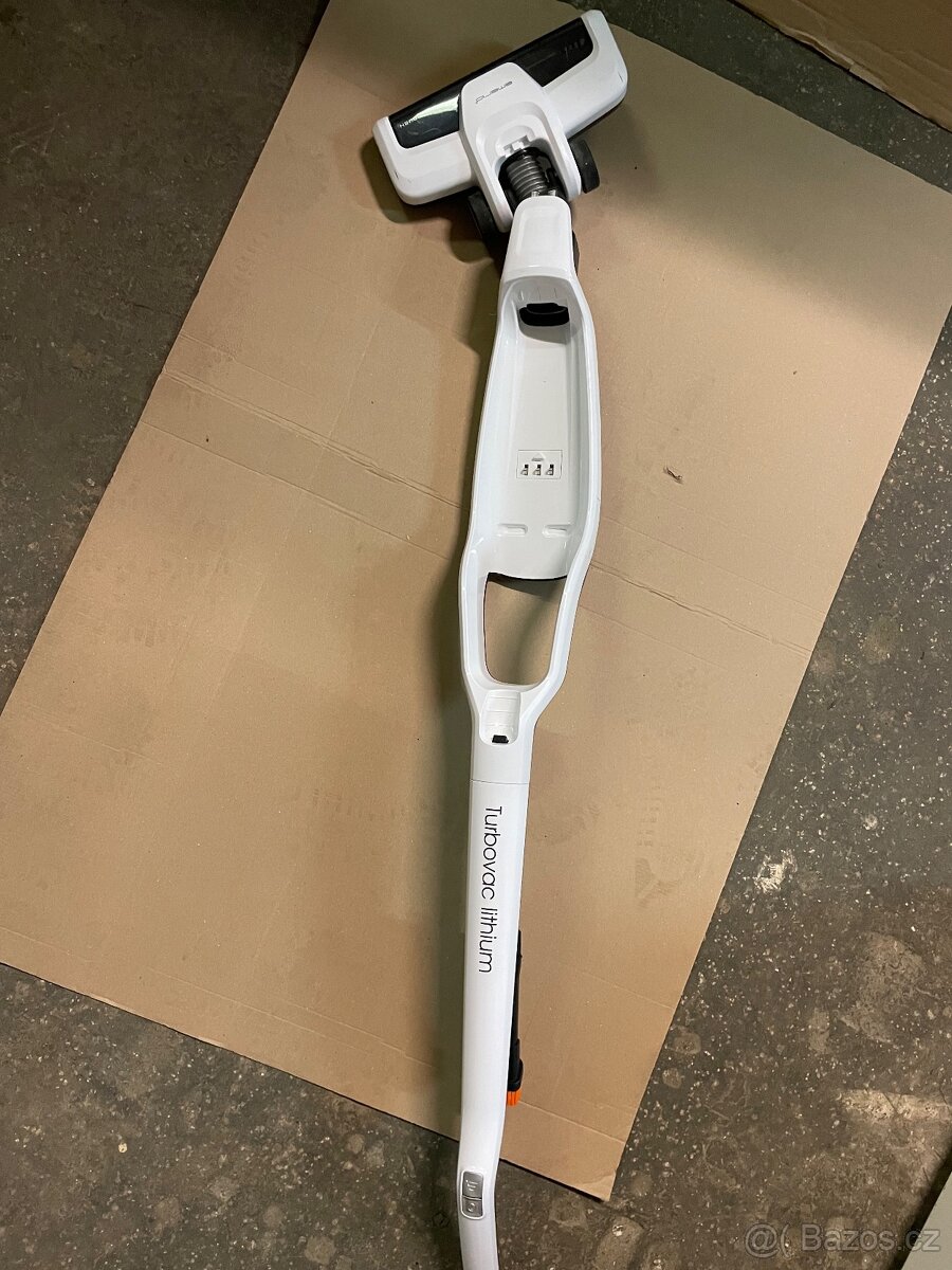 Tyčový bateriový vysavač - 5